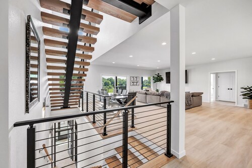 This house is a 5 bedroom(s), 4.5 bathrooms, located in Elkhart Lake, WI.