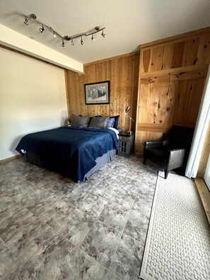 3 quartos, escrivaninha, Wi-Fi, roupa de cama