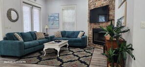 Smart-tv en een open haard