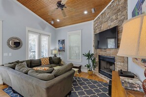 TV connectée, cheminée