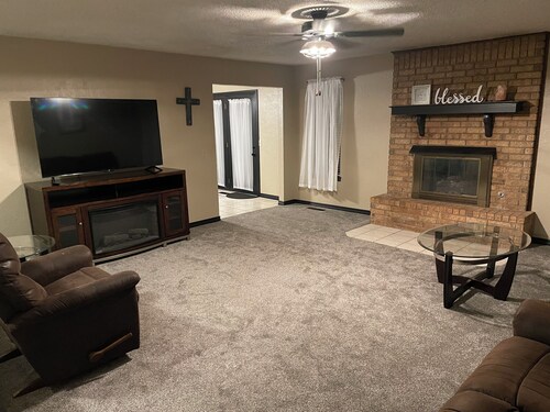 Family-sized home in quiet neighborhood in Weatherford, OK