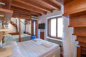 1 camera, ferro/asse da stiro, Wi-Fi, lenzuola