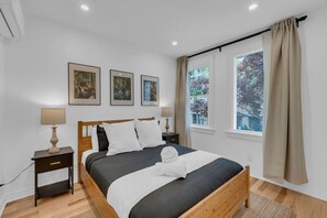 3 soverom, strykejern/-brett, reiseseng for barn og wi-fi