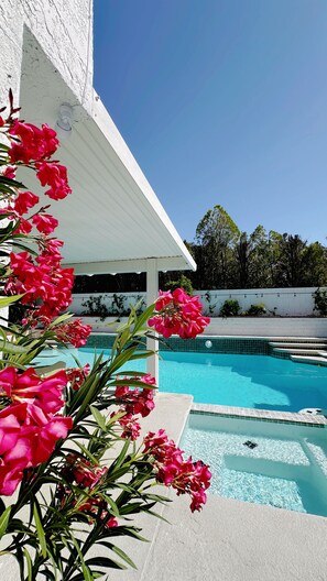 Outdoor pool - w/pool 5 min to the Strip  (Las Vegas)