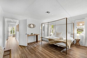 9 多间卧室、办公桌、熨斗/熨衣板、旅行婴儿床