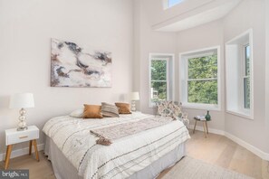 4 Schlafzimmer, Bügeleisen/Bügelbrett, Reisekinderbett, WLAN