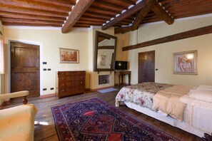 5 Schlafzimmer, Bügeleisen/Bügelbrett, WLAN, Bettwäsche