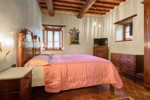 5 camere, ferro/asse da stiro, Wi-Fi, lenzuola