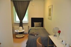 Desk, laptop workspace, free WiFi