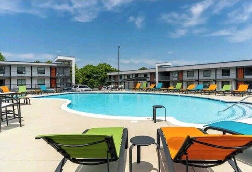 Topsail Downtown- Extended Stay With Parking, Pool,& Pets
