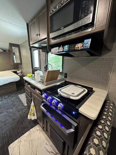 Coleman 202 RD travel trailer. Located on the owner's lakefront property!