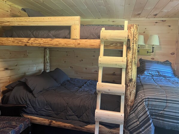 9 bedrooms, free WiFi, bed sheets
