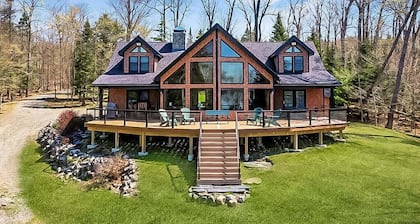 Sunset Lodge (Waterfront on Moosehead Lake with Breathtaking Views!)