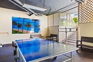 Games room - New Listing! Stylish Kahana Beach Retreat (Lahaina)