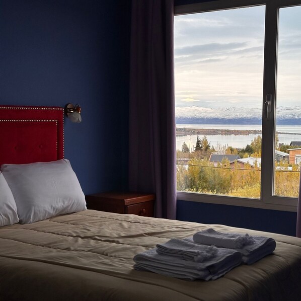 Basic Double Room Single Use, Lake View - Virgin of the Rock (El Calafate)