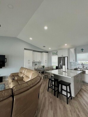 Smart-TV og stereoanlegg