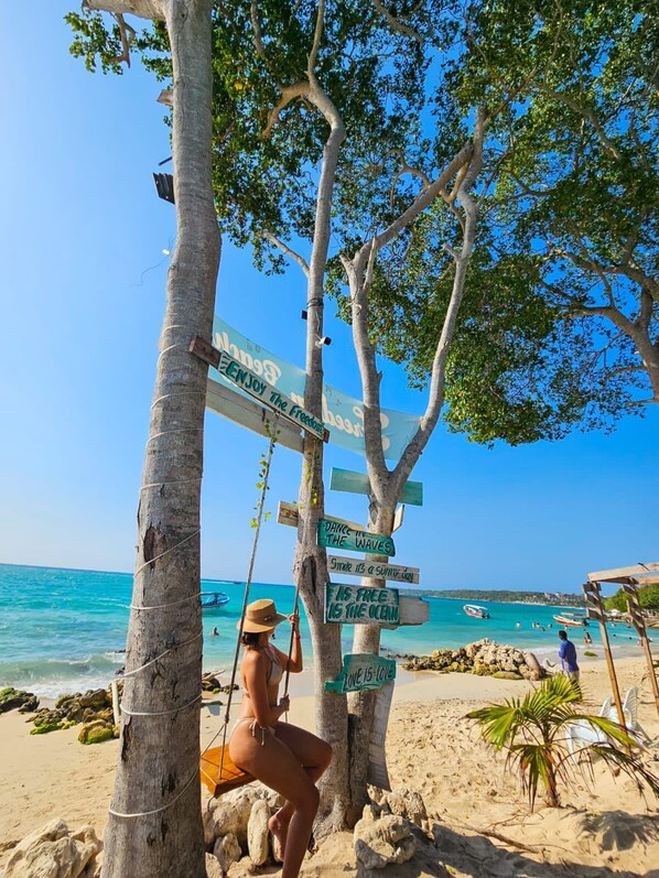 Beach - Cabaña de 2 Pisos Frente al Mar- Isla Barú (Cartagena)