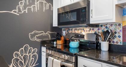 Poolside Cactus Flower Condo, Walk To Landing, Fishing Dock, & Indoor Pool