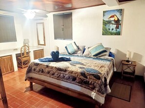 3 bedrooms, in-room safe, free WiFi, bed sheets