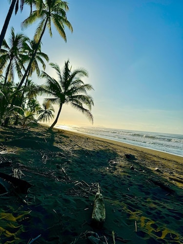 Pacific Ocean-Front Villa de Azul. stunning Sunrises & Sunsets, 3bd 2 full baths