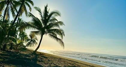 Pacific Ocean-Front Villa de Azul. stunning Sunrises & Sunsets, 3bd 2 full baths