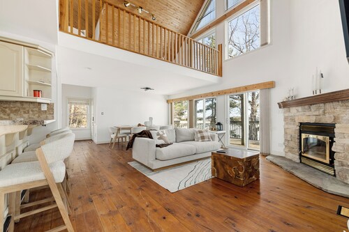 Peace and Tranquility at Luxury Frontenac Lake House