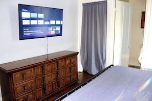 1 bedroom, desk, iron/ironing board, WiFi