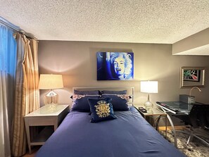 2 habitaciones, escritorio, tabla de planchar con plancha y wifi gratis