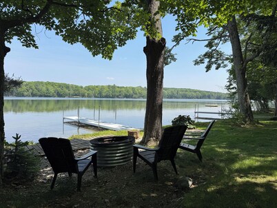 PINE COTTAGE - Pet Friendly Lakefront Cottage on Thayer Lake