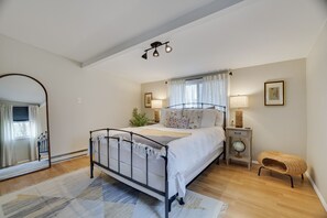 4 Schlafzimmer, Bügeleisen/Bügelbrett, Reisekinderbett, WLAN