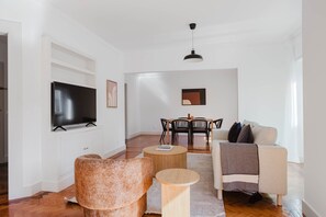 Télévision, chaîne hi-fi