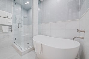 Condo (Platinum-rated 2 Bedroom ski in, ski ) | Baño