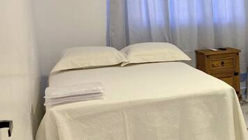 Double Room, Mountain View | Desk, free WiFi