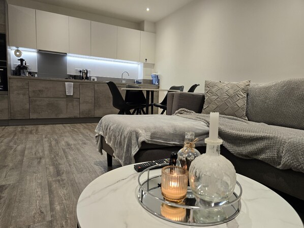 Apartment | Living area | TV - Luxurious 2-bed Haven in the Heart of Barking (Barking)
