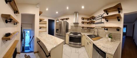 Four Ă micro-ondes, un four, surface de cuisson, lave-vaisselle