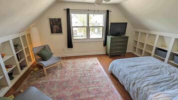 1 chambre, coffre-fort, fer et planche à repasser