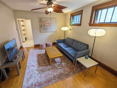 Gladstone Home: Charming 2-Bedroom Stay