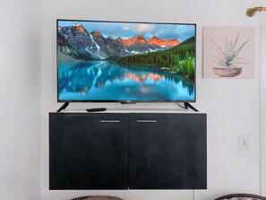 Interior - Garden Level 1-BR condo, WiFi, Luxury Suite (Wilmington)