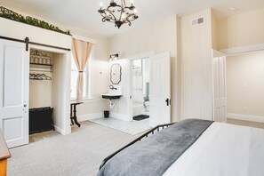 3 soverom, strykejern/-brett, reiseseng for barn og wi-fi