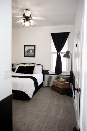 3 bedrooms, iron/ironing board, travel cot, WiFi - The Loft on the Square (Highland)