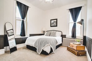 3 bedrooms, iron/ironing board, travel crib, WiFi