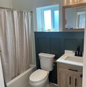 Towels, soap, shampoo, toilet paper