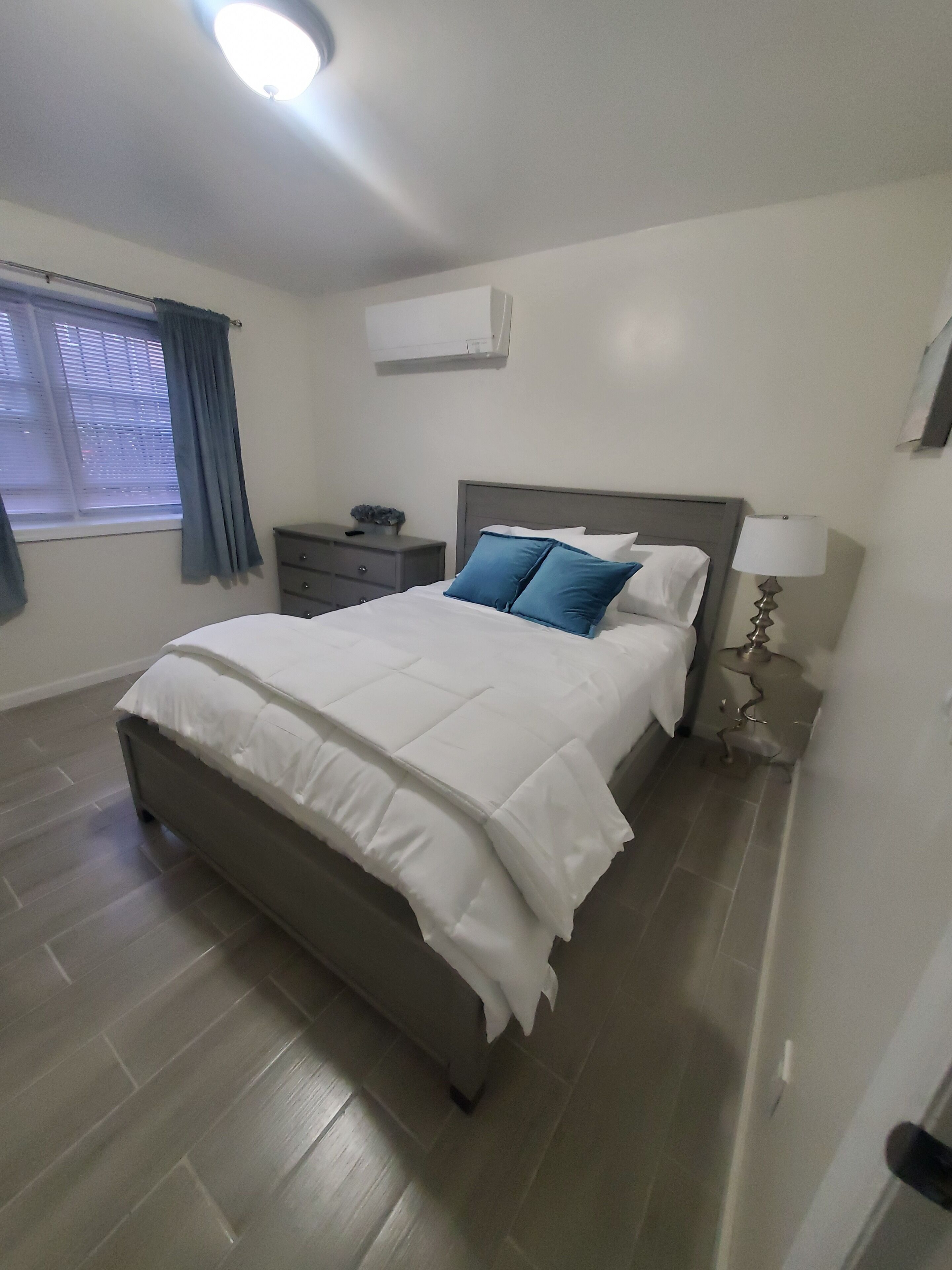 2 bedrooms, iron/ironing board, travel cot, free WiFi