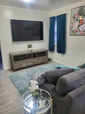 Unclassified image, 2 of 19, button - Spacious 2 Bedroom in the Mt Vernon/North Bronx Area with Parking (Mount Vernon)