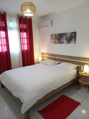 4 bedrooms, iron/ironing board, free WiFi, bed sheets - Les Cocons de Sainte-rose, Location de Vacances (Sainte-Rose)