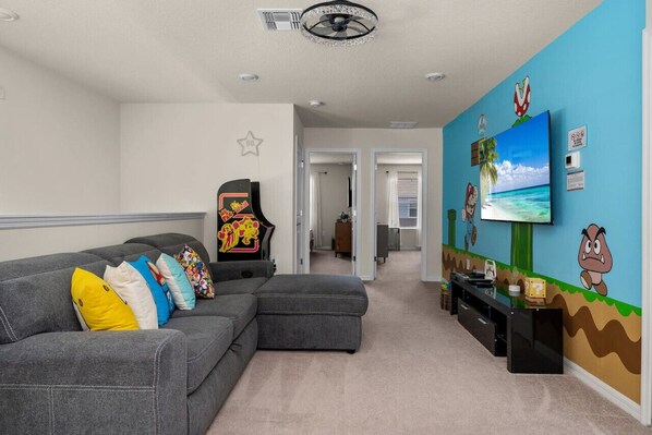 Smart TV, video games