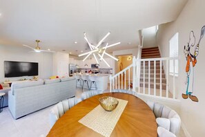 Interior - Ooh La Lana~5BR Windsor Island~Sleeps 10~Disney (Davenport)