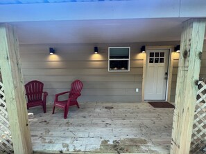 Terrace/patio - Cozy farmhouse cabin near Kilgore and Longview (Longview)