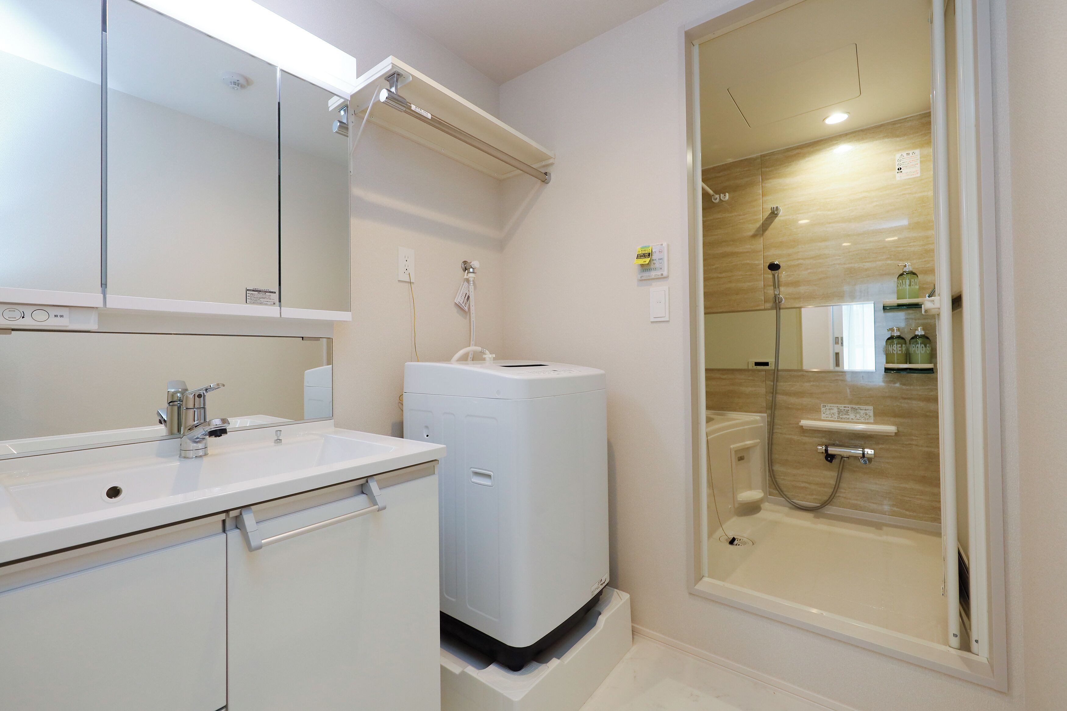402/6名収容 禁煙 | バスルーム | シャワー付き浴槽、ヘアドライヤー、タオル、シャンプー
