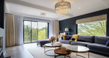 5 Bed Lake House - Sleeps 10 - Nature Reserve